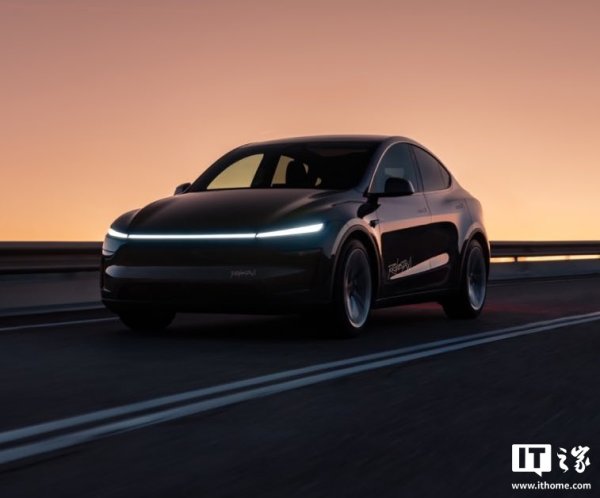 九融配资端 特斯拉 Robotaxi 应用面向公众开放，首日下载量远超Uber、Waymo
